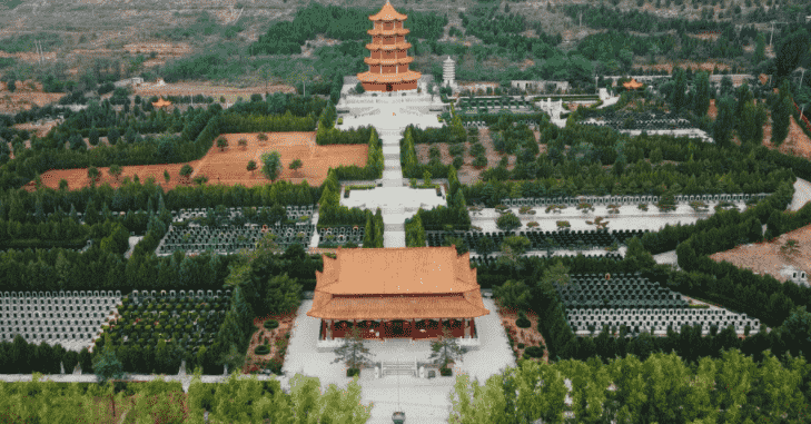  皇家龙山陵园：环境优美，让人流连忘返的旅游胜地?